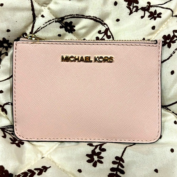 Small light pink, Michael Kors coin purse with ID card slots - Picture 1 of 3